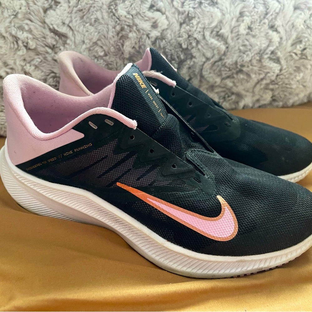Nike Quest Running Workout Sneakers NEEDS Laces Sz 9
